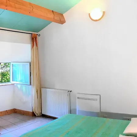 3 Bedroom Lovely In Holiday home